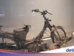 Jejak Merapi 2010 Terekam Di Kerangka Kendaraan Bermotor Roda Dua Museum Geologi