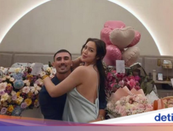 Jedar dan Vincent Verhaag Rayakan Anniversary Bersama Dinner Romantis